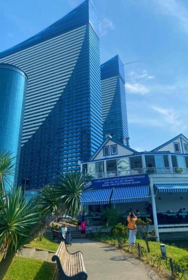 Seaside Resort In New Orbi Twins Batumi Eksteriør billede